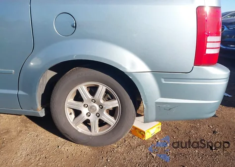 2008 Chrysler Town & Country Touring из США, поврежденный, VIN 2A8HR54P38R836196